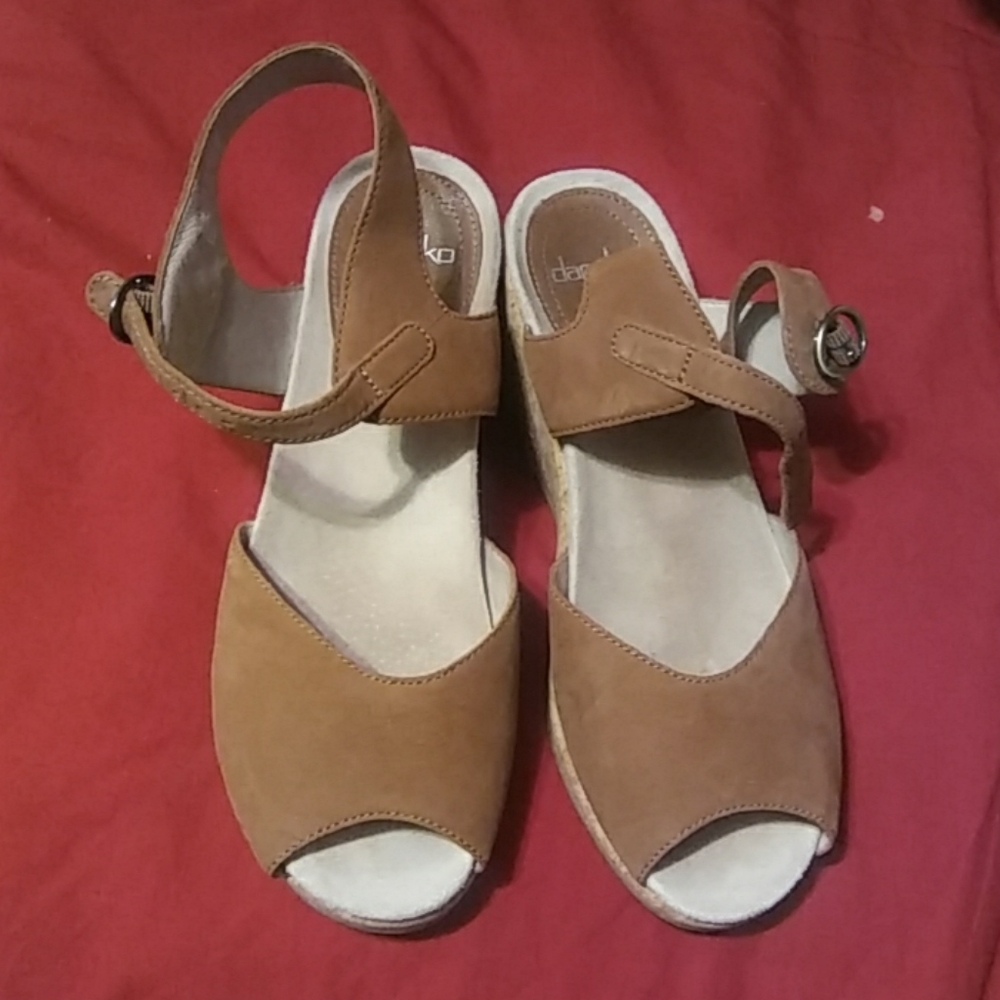 Dansko tan leather size 39